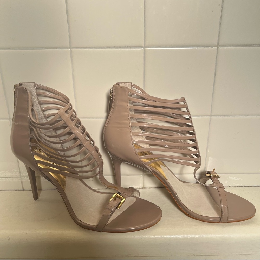 MICHAEL Michael Kors Molly Dark Dune Patent Leather 4 inch Heels. Unused. 10 M